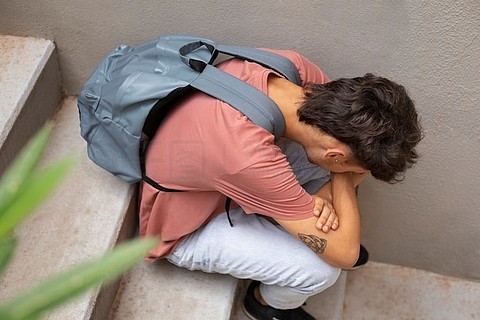 男孩悲情视频素材下载-(男孩悲情视频素材下载网站)